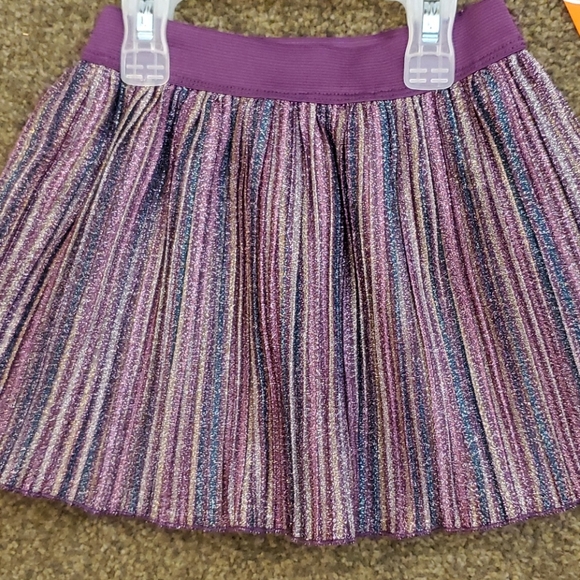 🆕️Matching Skirt Outfit - Picture 3 of 10